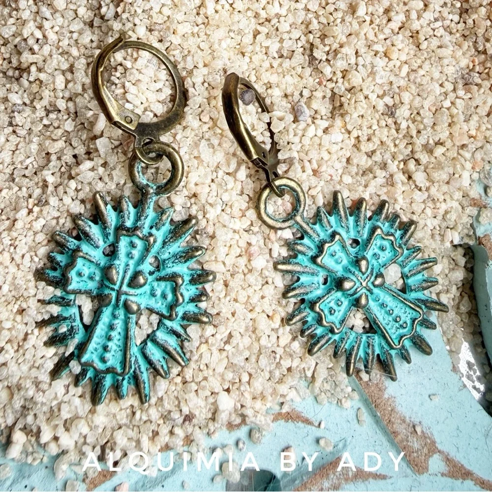 VERDI GRIS VINTAGE + Turquoise Cross Earrings / Easy to wear jewelry